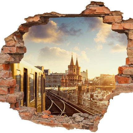 Wandaufkleber Wandtattoo in Form eines Wanddurchbruchs von der Berliner Oberbaumbrücke mit einer Ubahn als Hauptbild