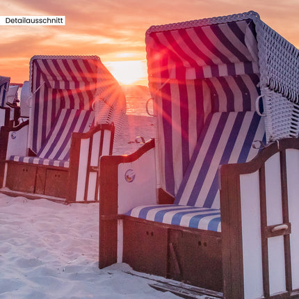 Leinwandbild Fensterblick "Strandkörbe im Sonnenuntergang"
