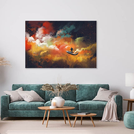 Verleihen Sie Ihrem Wohnzimmer eine geheimnisvolle Atmosphäre mit unserer bedruckten Leinwand. Das Motiv Mann im All zeigt eine abstrakte Acryllandschaft mit Wolkenmeer in der Dunkelheit. Über einer grünen Couch zieht es alle Blicke auf sich.
