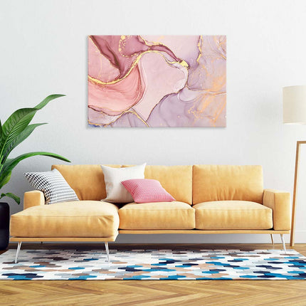 Entdecken Sie die Schönheit von fließenden Farben in Lila, Rosa und Beige, in einer bezaubernden Marmoroptik auf Leinwand gedruckt. Dieses Kunstwerk ist die perfekte Dekoration für Ihr Wohnzimmer, hier über einer gelben Couch, und verleiht einen Hauch von Raffinesse. Jetzt erhältlich für anspruchsvolle Einrichtungen.