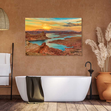 Fangen Sie die beindruckende Stimmung eines Sonnenaufgangs am Stausee in Amerika ein. Die Leinwand wird mit intensiven Farben bedruckt um so die majestätische Schönheit direkt in Ihr Zuhause zu transportieren. Perfekt um die Seele baumeln zu lassen, im Schlafzimmer oder im Badezimmer.