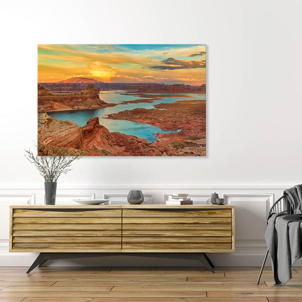 Wanddekoration auf Leinwand gedruckt und auf einen Fichtenholzrahmen gespannt. Das blau des Stausees und die orangenen Felsen leuchten mit dem Sonnenuntergang um die Wette. Tolles Wandbild für Wartebereiche im Büro oder Arztpraxen.
