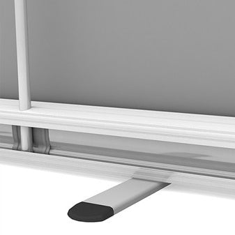 Detailansicht des Fußes eines Roll-Up Bannerständers mit rutschfestem Pad für stabilen Halt und sichere Aufstellung.
